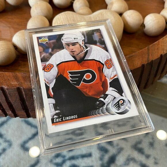 1992-93 Upper Deck Eric Lindros #88, Philadelphia Flyers Rookie Card - Picture 1 of 3